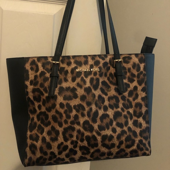 Michael Kors leopard print purse - Picture 2 of 2